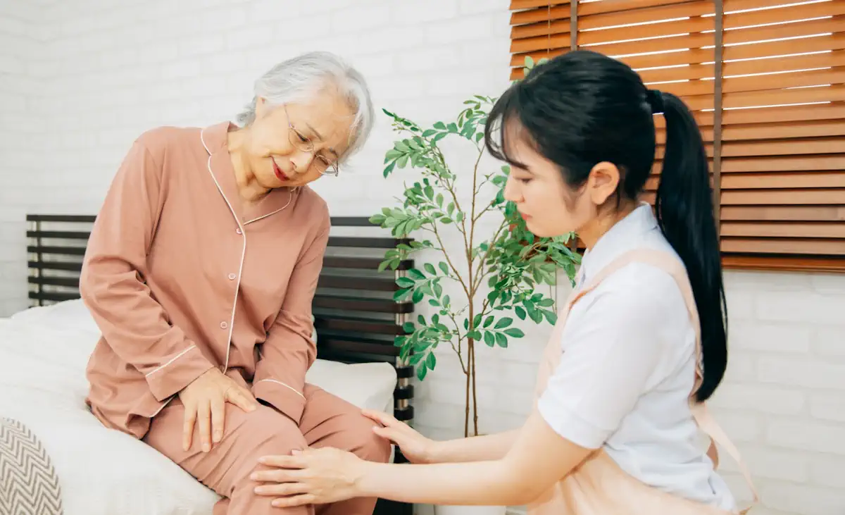 膝が痛い中高年の女性