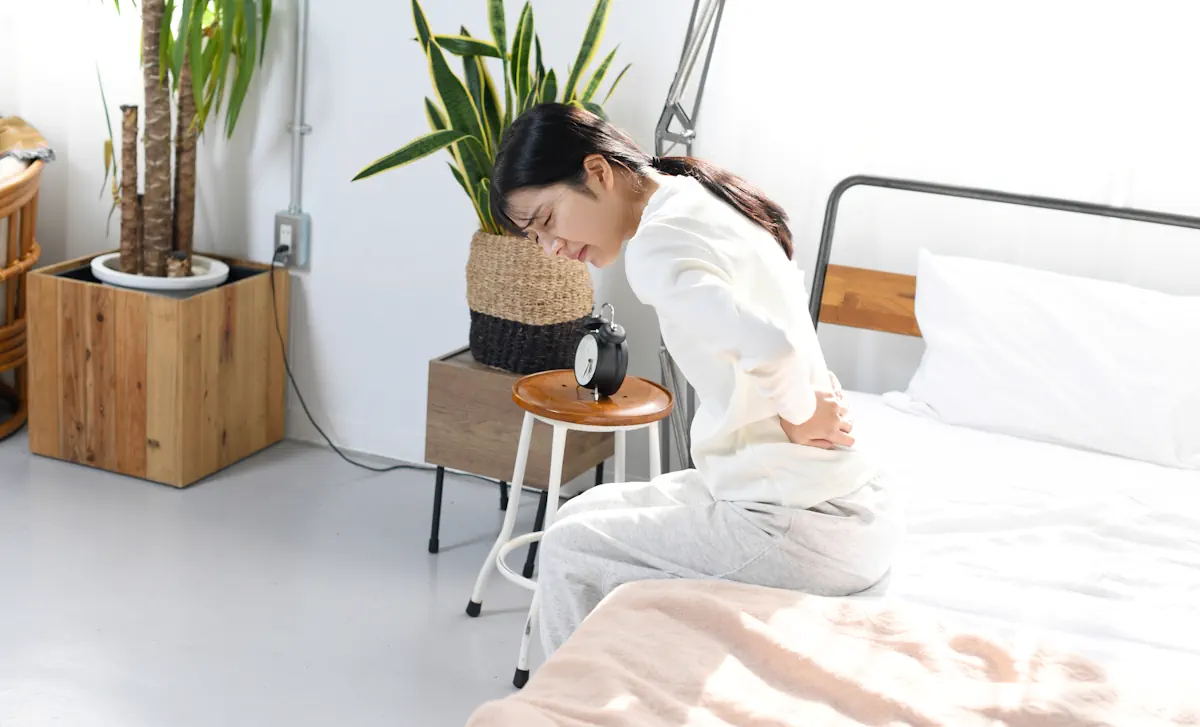 悩んでいる女性